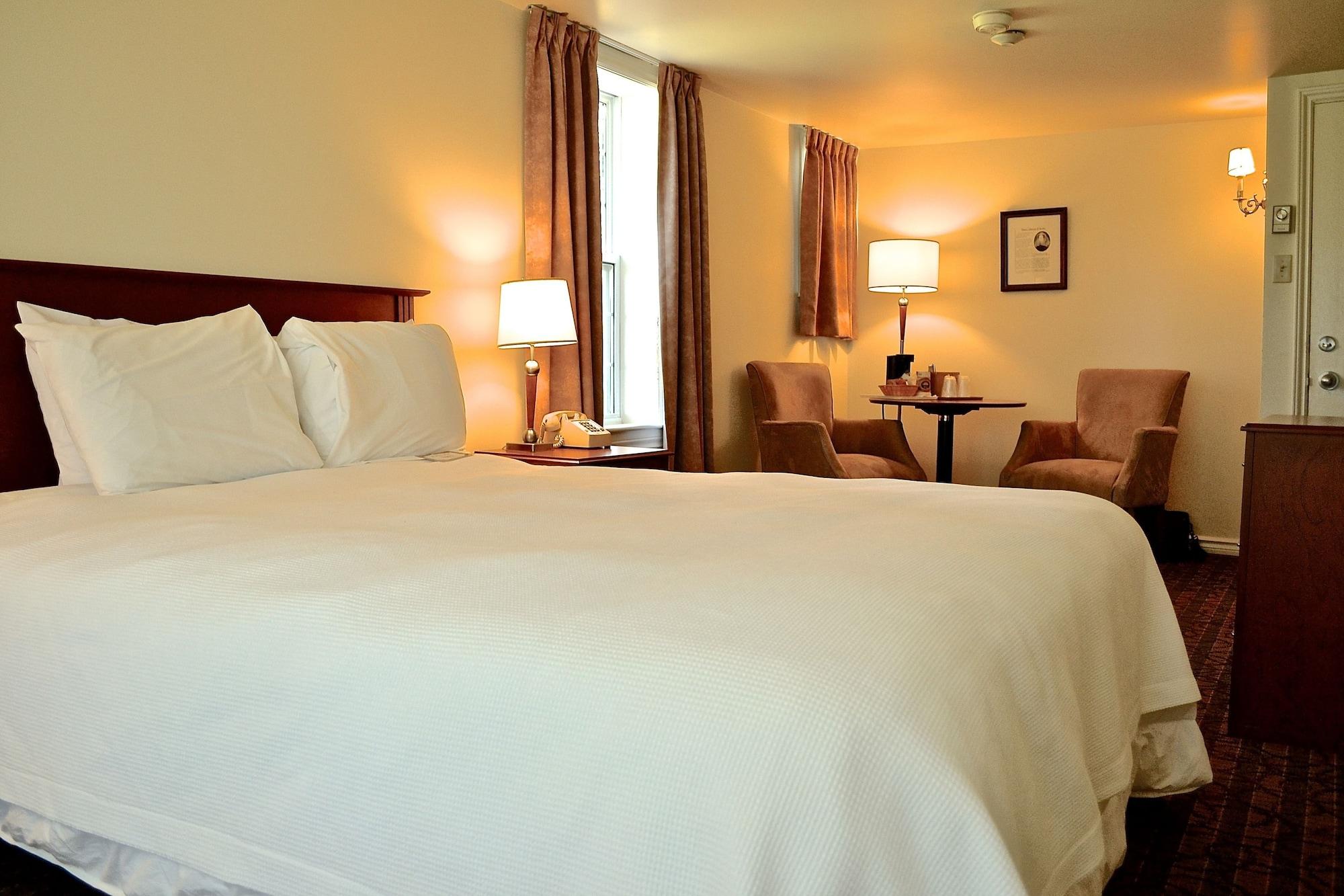 Inverary Resort Baddeck Bagian luar foto
