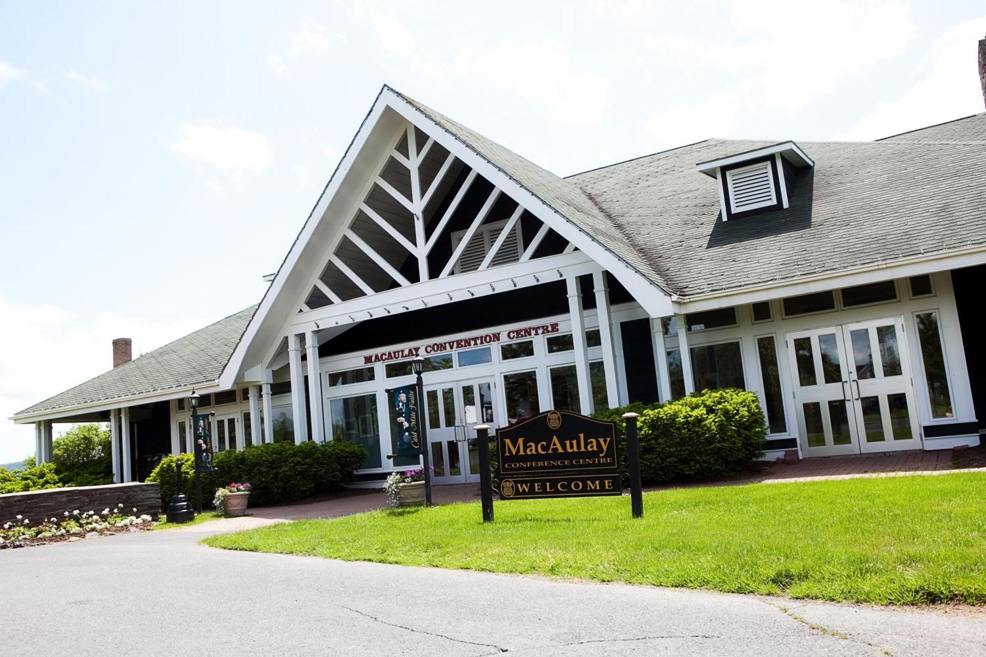 Inverary Resort Baddeck Bagian luar foto
